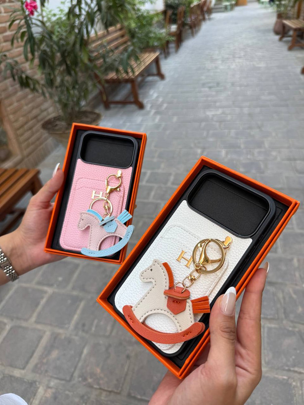 کاور آیفون برند هرمس Toy store